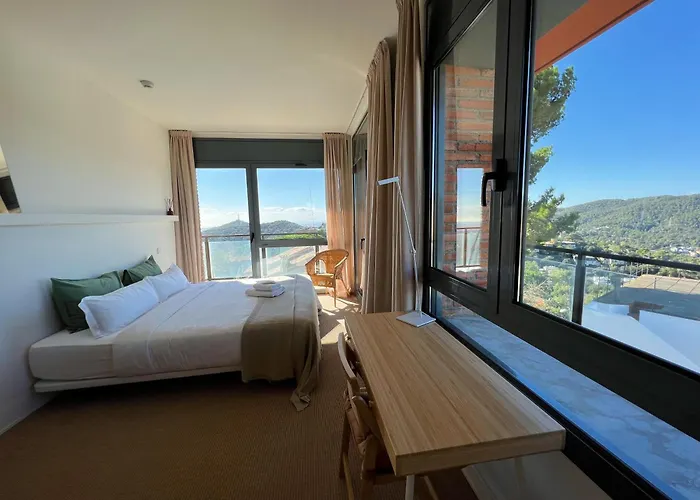 Circles House Coliving & Coworking *