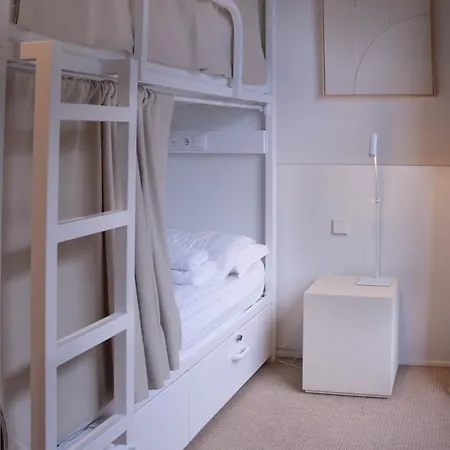Apartment Circles House Coliving & Coworking
