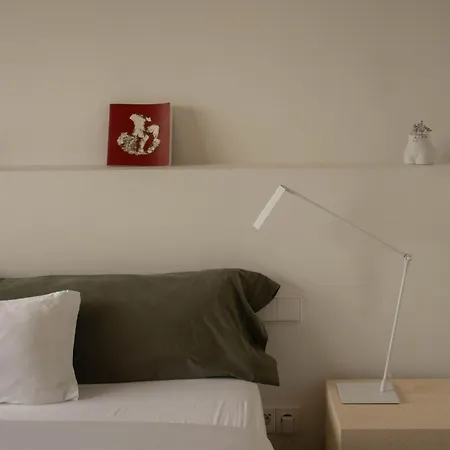 Apartment Circles House Coliving & Coworking