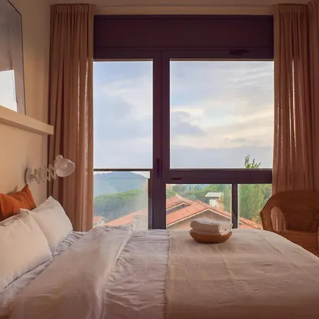 Circles House Coliving & Coworking Apartment *