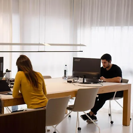 Circles House Coliving & Coworking * ברצלונה